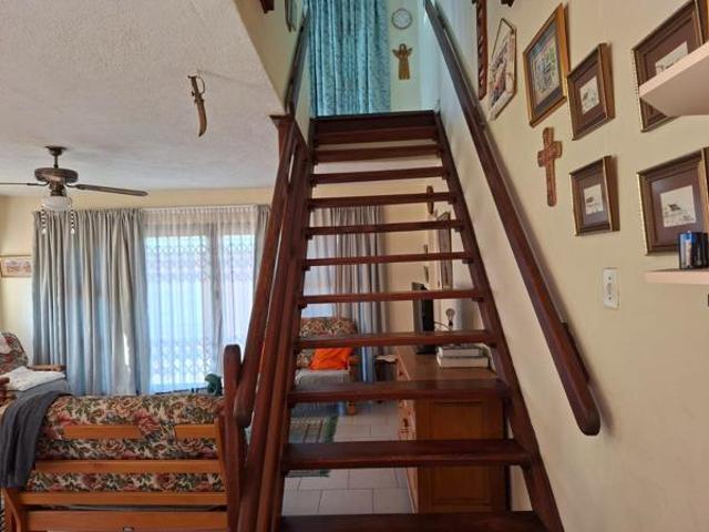 5 Bedroom House in Uvongo