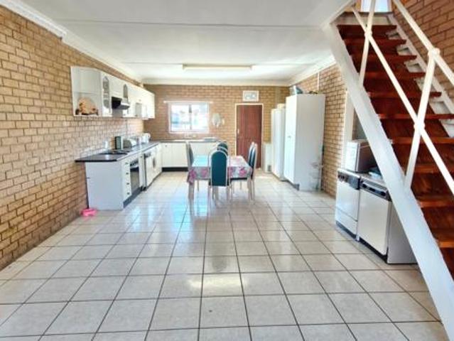 5 Bedroom House in Vaal Marina