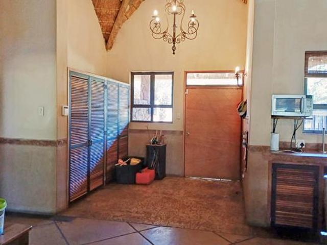 5 Bedroom House in Vaalkop Dam