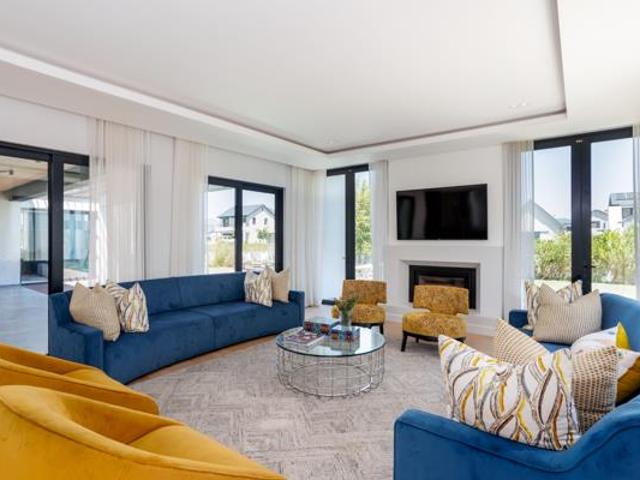 5 Bedroom House in Val de Vie Estate