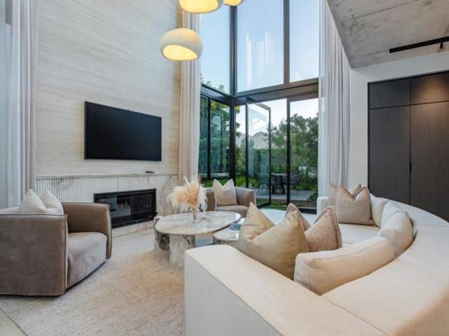 5 Bedroom House in Val de Vie Estate