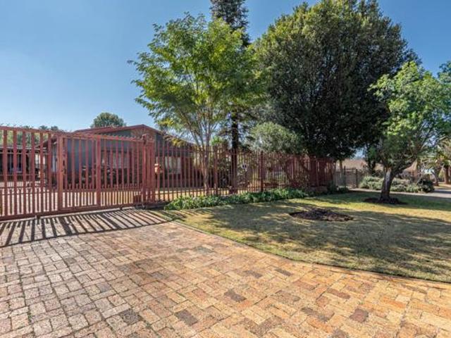 5 Bedroom House in Valhalla