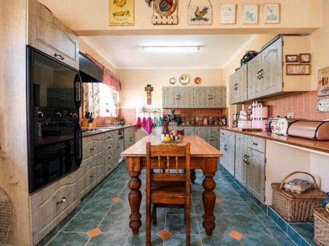 5 Bedroom House in Valhalla