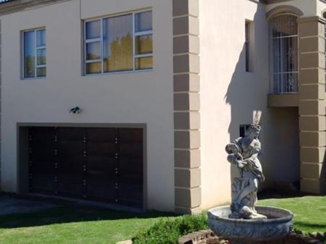 5 Bedroom House in Van Riebeeck Heights