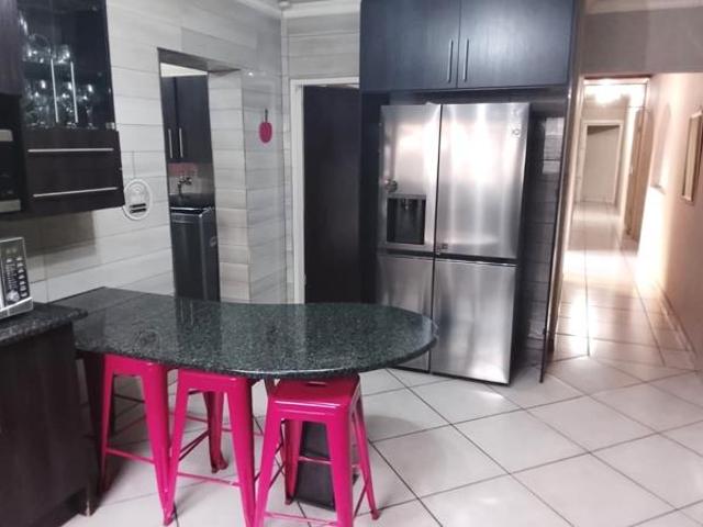 5 Bedroom House in Vanderbijlpark CE3