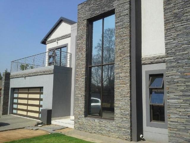 5 Bedroom House in Vanderbijlpark SW5