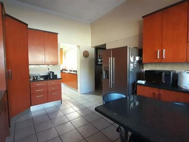 5 Bedroom House in Vanderbijlpark SW2