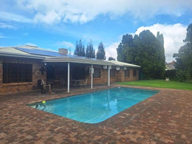 5 Bedroom House in Vryburg