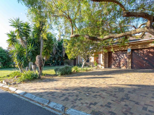 5 Bedroom House in Vredekloof