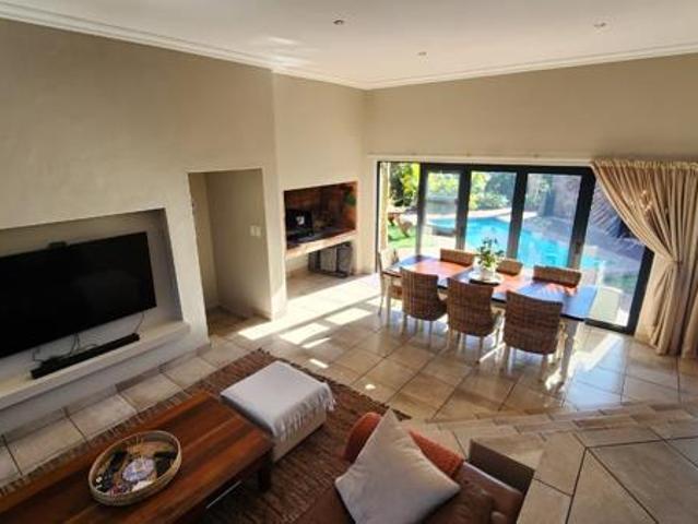 5 Bedroom House in Vredenburg
