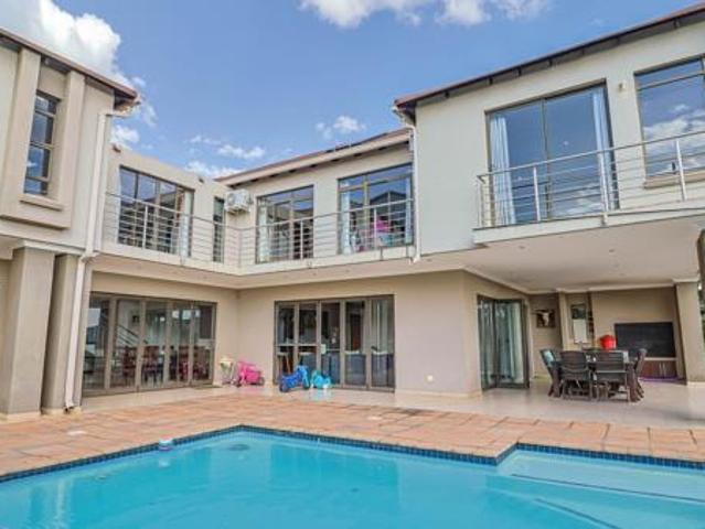 5 Bedroom House in Xanadu Eco Park