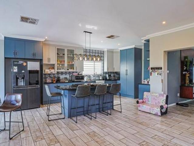 5 Bedroom House in Xanadu Eco Park