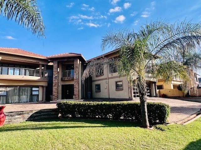 5 Bedroom House in Xanadu