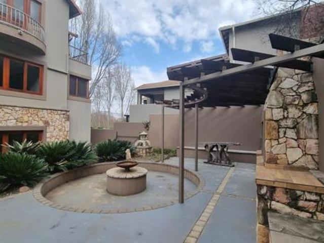 5 Bedroom House in Xanadu