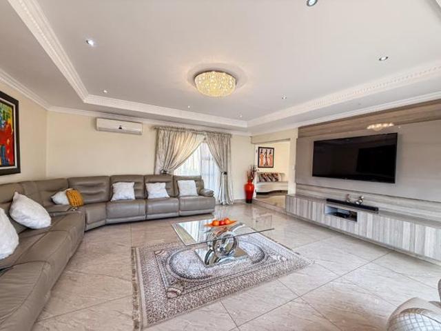 5 Bedroom House in Xanadu
