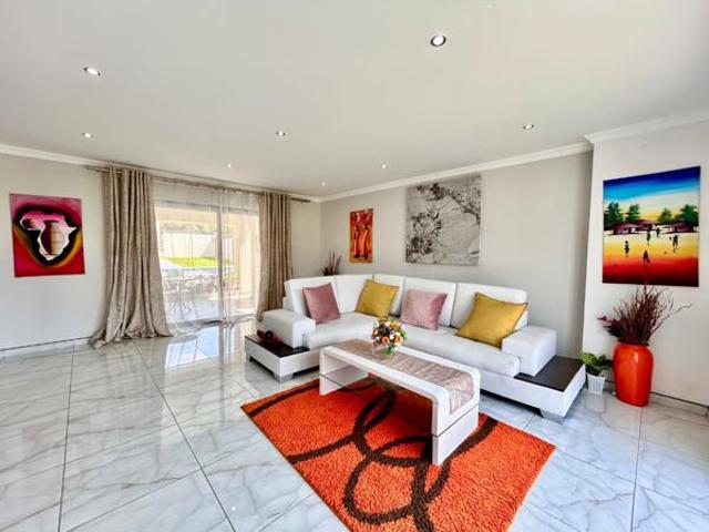 5 Bedroom House in Xanadu