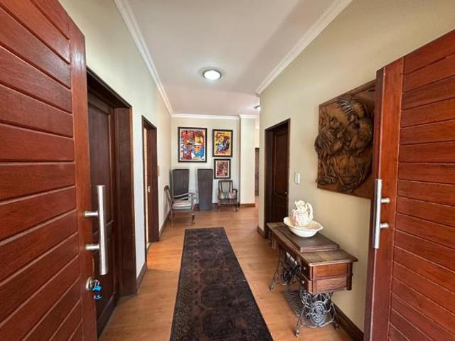 5 Bedroom House in Xanadu