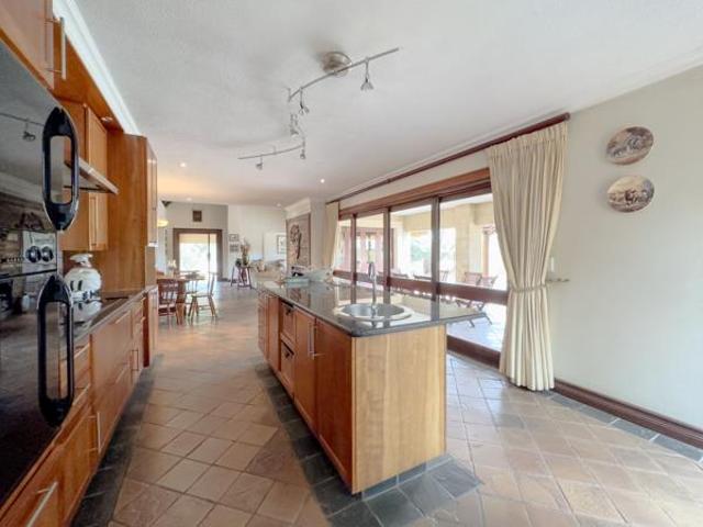5 Bedroom House in Zebula Golf Estate