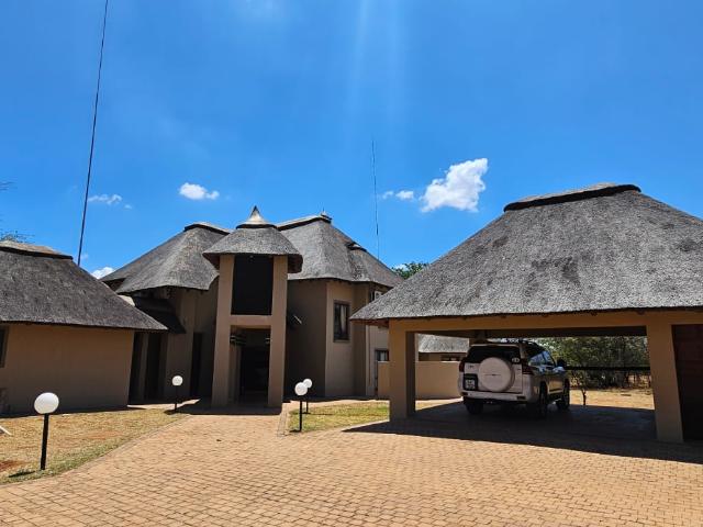 5 Bedroom House in Zebula Golf Estate