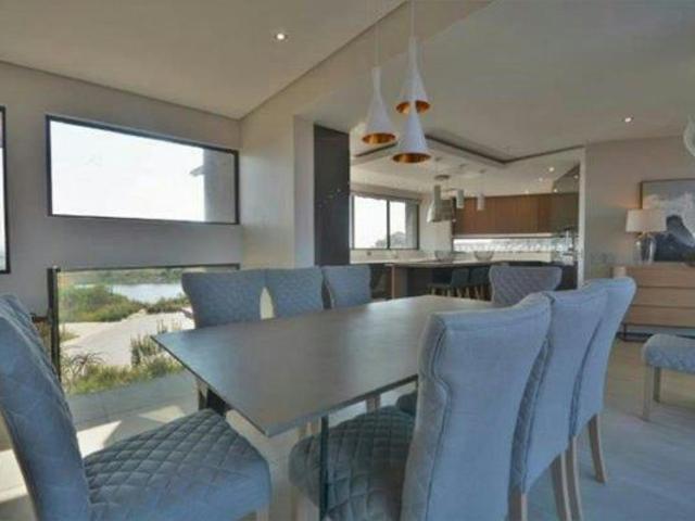 5 Bedroom House in Zimbali Estate
