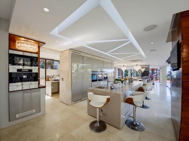 5 Bedroom House in Zimbali Estate