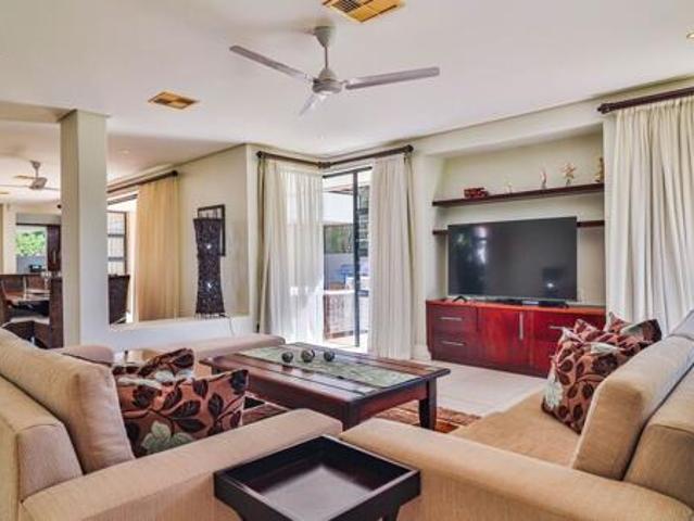 5 Bedroom House in Zinkwazi Beach