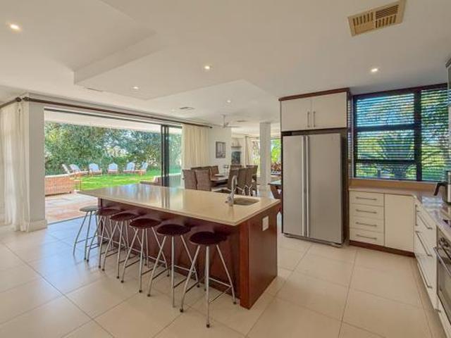 5 Bedroom House in Zinkwazi Beach