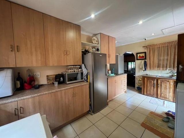 5 Bedroom House in Zwartkop