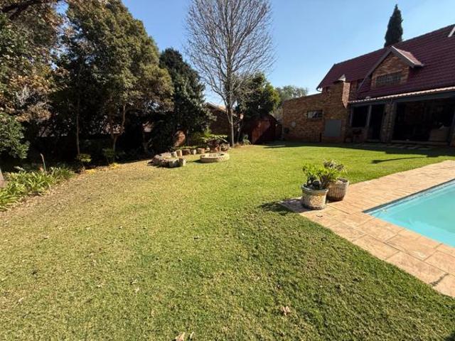 5 Bedroom House in Zwartkop