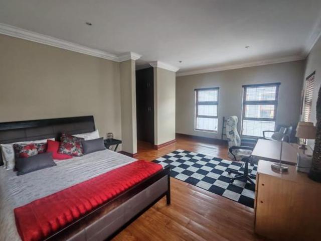 5 Bedroom House in Zwartkop Golf Estate