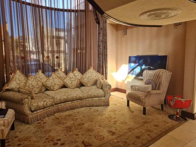 5 Bedroom House in Zwartkop Golf Estate