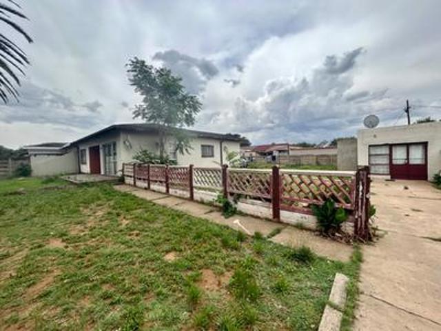 5 bedroom house on the market in van.