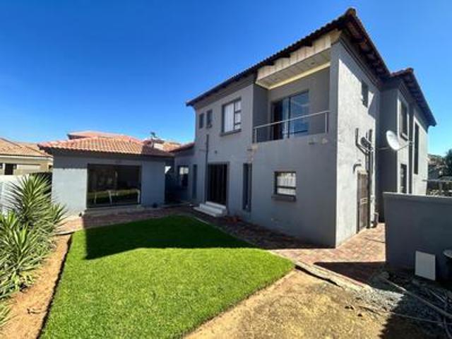 5 bedroom house on the market in bra.