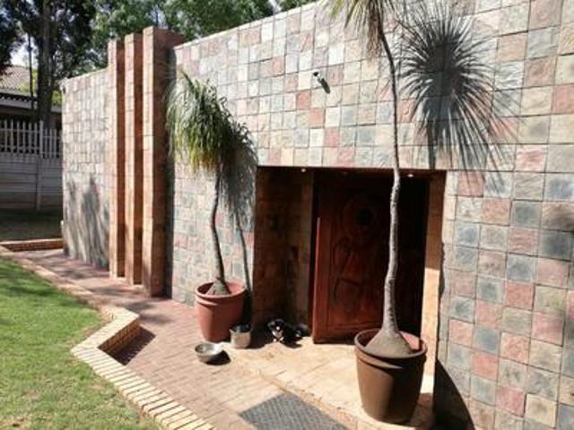 5 bedroom house on the market in de.