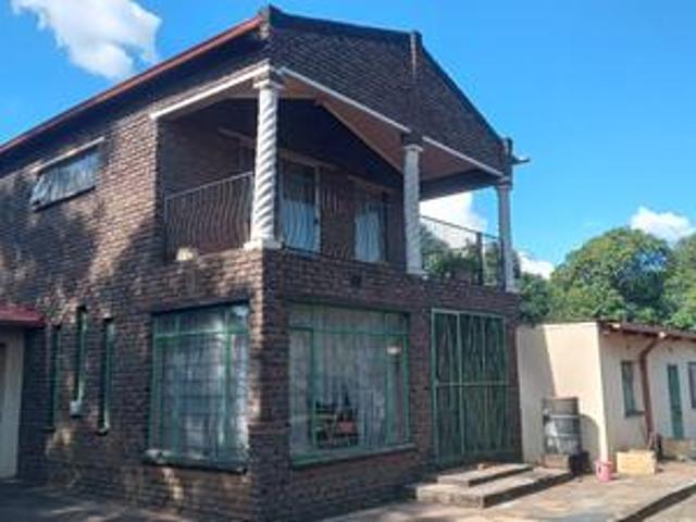 5 bedroom house on the market in mey.