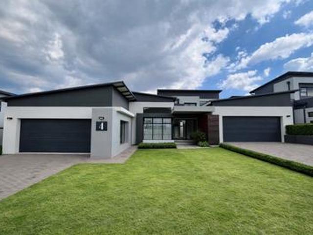 5 bedroom house on the market in mid.
