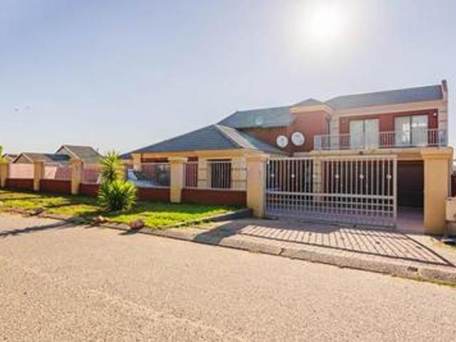 5 bedroom house on the market in ormonde
