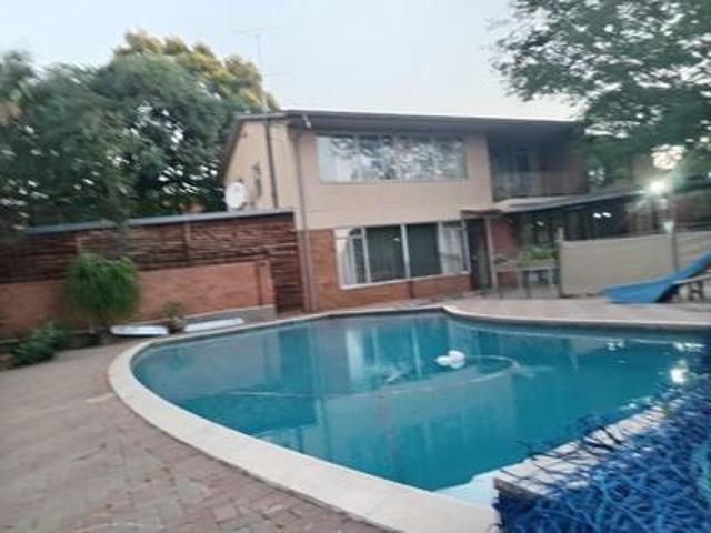 5 bedroom house on the market in pre.