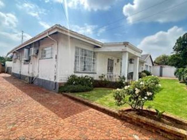 5 bedroom house on the market in pri.
