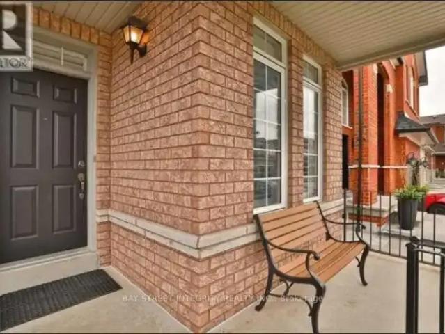 5 Bedroom House Oakville ON 102468453