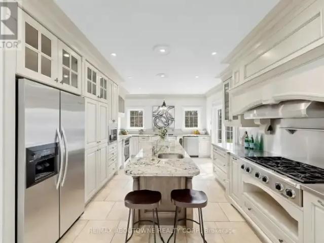 5 Bedroom House Oakville ON 103091703