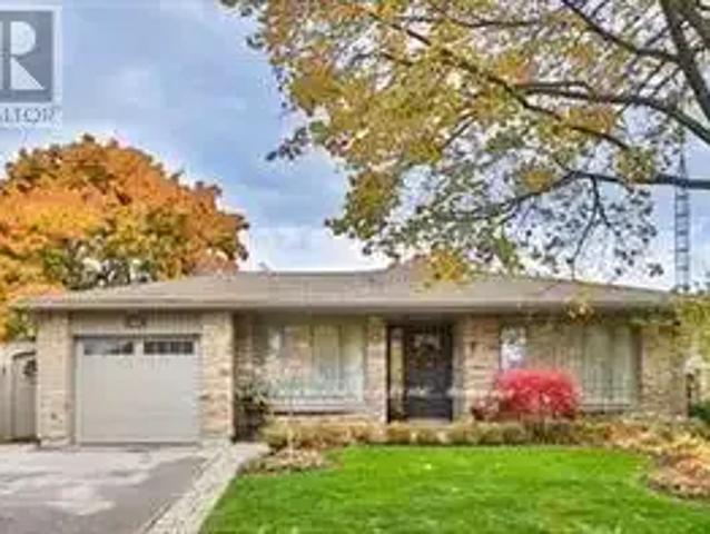 5 Bedroom House Oakville ON LS101879485