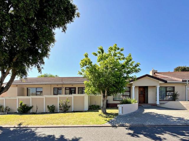 3 Bedroom Duet For Sale in Welgelegen
