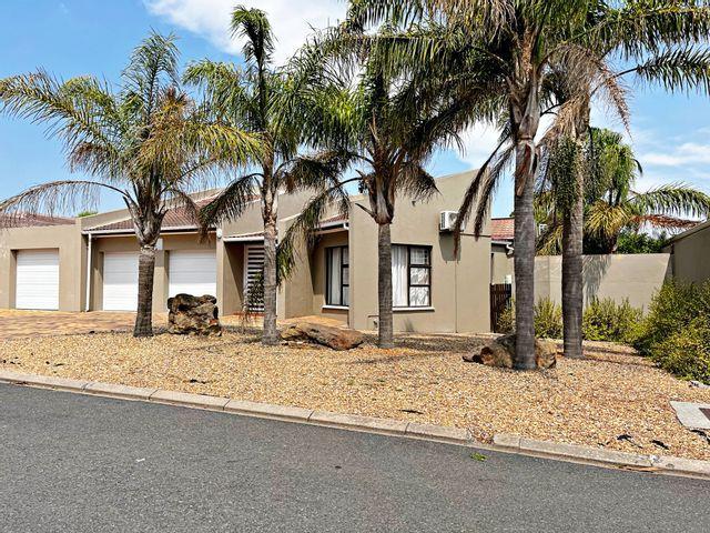 3 Bedroom Duet For Sale in Welgelegen