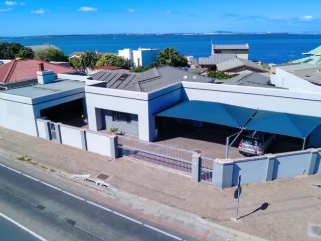 5 Bedroom House Saldanha Central Saldanha Central 103588956