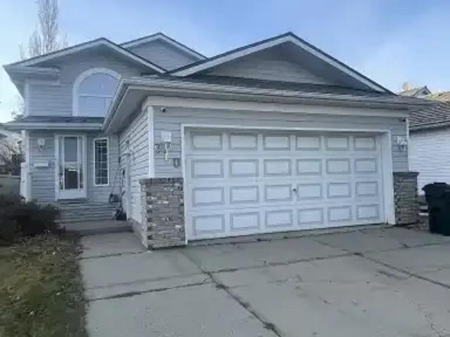 5 Bedroom House Sherwood Park AB 105410436