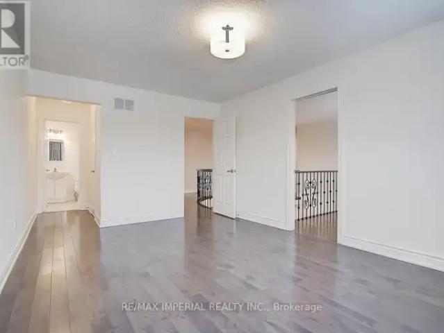 5 Bedroom House Richmond Hill ON 102204253