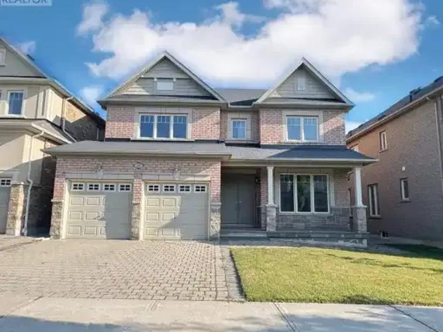 5 Bedroom House Richmond Hill ON 104941054