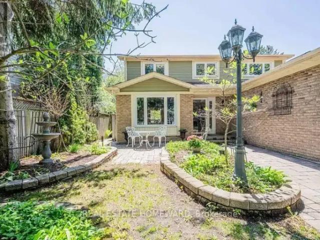 5 Bedroom House Richmond Hill ON 105435187