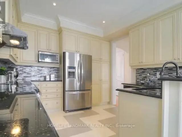 5 Bedroom House Richmond Hill ON LS102587564